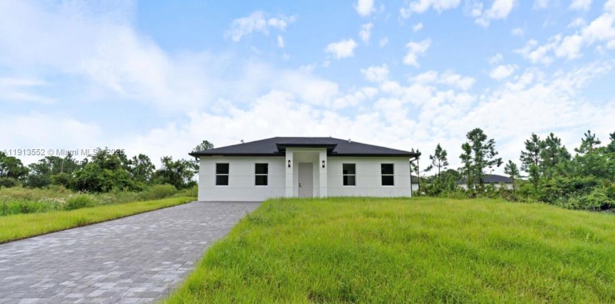 Casa en Lehigh Acres, Florida 4 dormitorios № 2015656