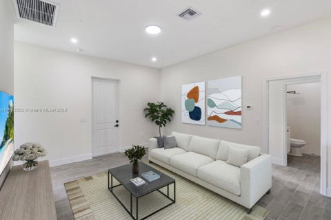 Casa en alquiler en Lehigh Acres, Florida, 4 dormitorios № 2015656 - foto 11