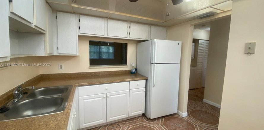 Condo in Margate, Florida, 2 bedrooms  № 1868672