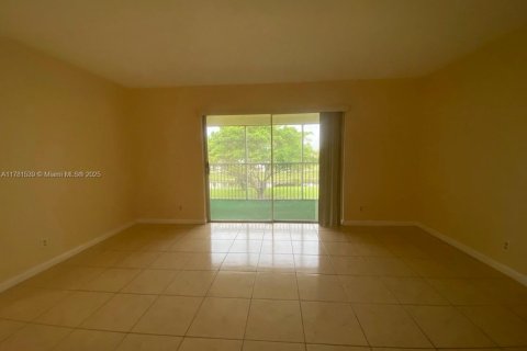 Condo in Margate, Florida, 2 bedrooms  № 1868672 - photo 7