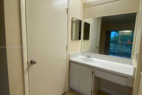 Condo in Margate, Florida, 2 bedrooms  № 1868672 - photo 17