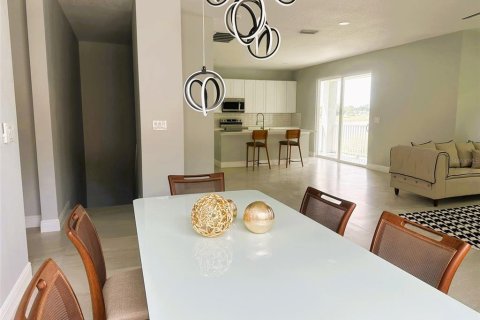 Villa ou maison à vendre à Haines City, Floride: 4 chambres, 253.03 m2 № 1916607 - photo 5