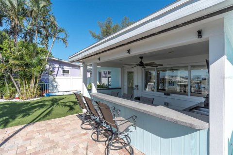 House in Madeira Beach, Florida 2 bedrooms, 83.24 sq.m. № 1902656 - photo 26