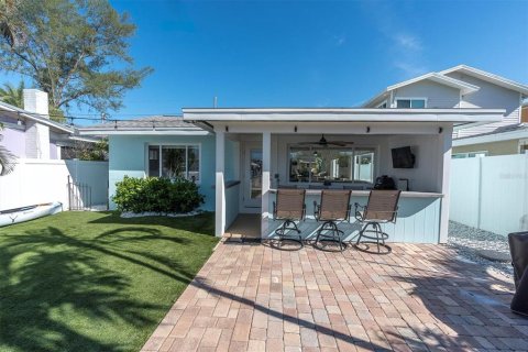House in Madeira Beach, Florida 2 bedrooms, 83.24 sq.m. № 1902656 - photo 25