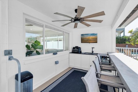 House in Madeira Beach, Florida 2 bedrooms, 83.24 sq.m. № 1902656 - photo 29
