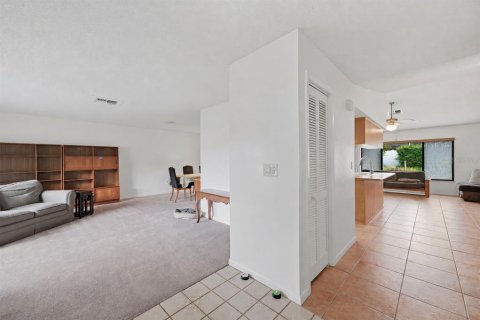 Villa ou maison à vendre à Spring Hill, Floride: 3 chambres, 178 m2 № 2400040 - photo 5
