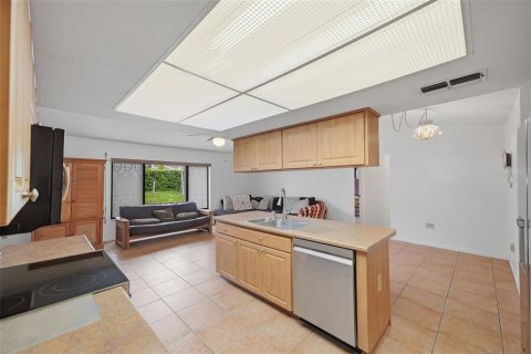 Villa ou maison à vendre à Spring Hill, Floride: 3 chambres, 178 m2 № 2400040 - photo 15