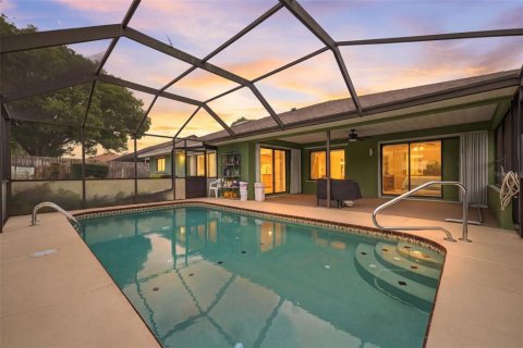 Villa ou maison à vendre à Spring Hill, Floride: 3 chambres, 178 m2 № 2400040 - photo 2