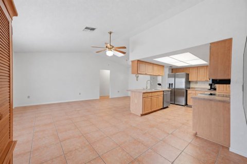 Villa ou maison à vendre à Spring Hill, Floride: 3 chambres, 178 m2 № 2400040 - photo 3