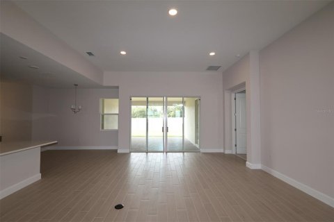 Villa ou maison à vendre à Apopka, Floride: 4 chambres, 281.31 m2 № 2092768 - photo 6