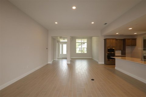 Villa ou maison à vendre à Apopka, Floride: 4 chambres, 281.31 m2 № 2092768 - photo 11