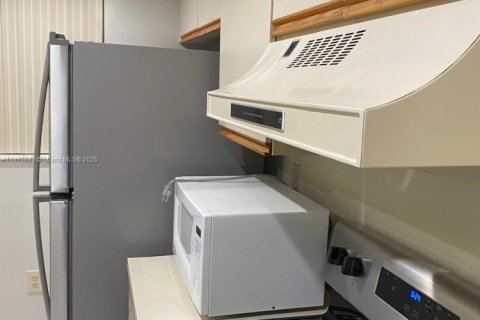 Appartement à louer à Miami, Floride: 2 chambres, 89 m2 № 1926472 - photo 8