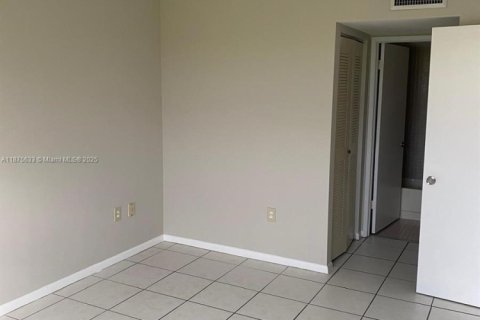 Appartement à louer à Miami, Floride: 2 chambres, 89 m2 № 1926472 - photo 15