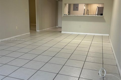 Apartment in Miami, Florida 2 bedrooms, 89 sq.m. № 1926472 - photo 24