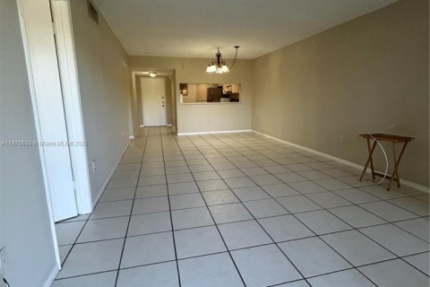 Appartement à louer à Miami, Floride: 2 chambres, 89 m2 № 1926472 - photo 19