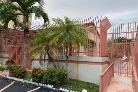 Appartement à louer à Miami, Floride: 2 chambres, 89 m2 № 1926472 - photo 3