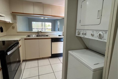 Appartement à louer à Miami, Floride: 2 chambres, 89 m2 № 1926472 - photo 7