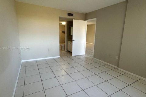 Appartement à louer à Miami, Floride: 2 chambres, 89 m2 № 1926472 - photo 9