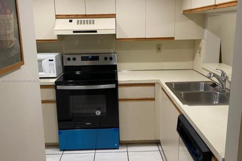 Appartement à louer à Miami, Floride: 2 chambres, 89 m2 № 1926472 - photo 6