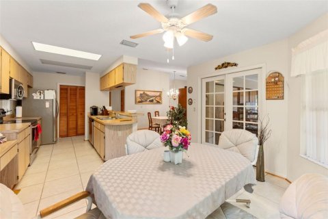 Villa ou maison à vendre à Homosassa, Floride: 3 chambres, 162.3 m2 № 1914443 - photo 16