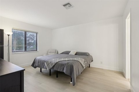 Townhouse in Cooper City, Florida 3 bedrooms, 129.32 sq.m. № 1986964 - photo 23