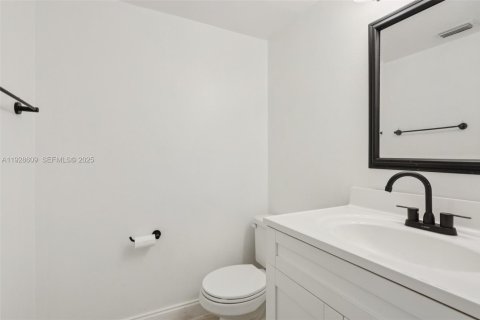 Townhouse in Cooper City, Florida 3 bedrooms, 129.32 sq.m. № 1986964 - photo 15