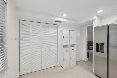 Townhouse in Cooper City, Florida 3 bedrooms, 129.32 sq.m. № 1986964 - photo 12