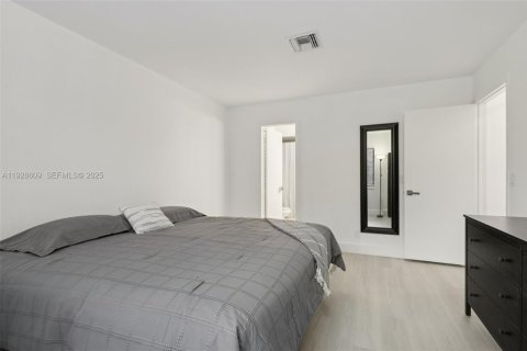 Townhouse in Cooper City, Florida 3 bedrooms, 129.32 sq.m. № 1986964 - photo 24