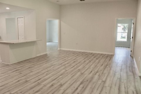 House in Orange City, Florida 3 bedrooms, 150.13 sq.m. № 1558411 - photo 9