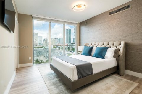 Condominio en alquiler en Miami, Florida, 2 dormitorios, 143.07 m2 № 2013656 - foto 10