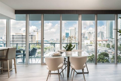 Condominio en alquiler en Miami, Florida, 2 dormitorios, 143.07 m2 № 2013656 - foto 4