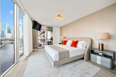 Condominio en alquiler en Miami, Florida, 2 dormitorios, 143.07 m2 № 2013656 - foto 11