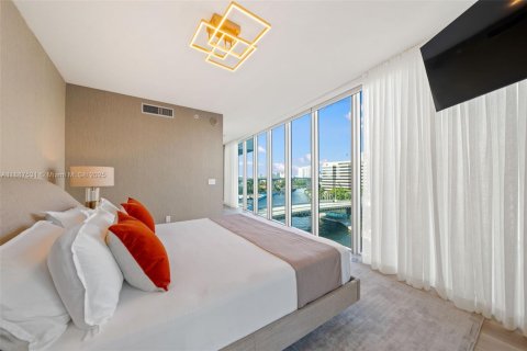 Condominio en alquiler en Miami, Florida, 2 dormitorios, 143.07 m2 № 2013656 - foto 13