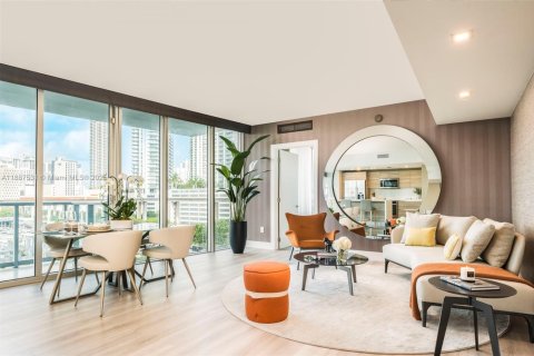 Condominio en Miami, Florida, 2 dormitorios  № 2013656