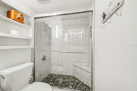 Condo in Daytona Beach, Florida, 1 bedroom № 2211321 - photo 15