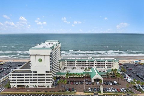 Condo in Daytona Beach, Florida, 1 bedroom  № 2211321