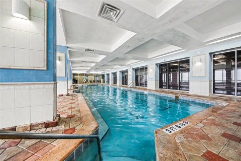 Condo in Daytona Beach, Florida, 1 bedroom № 2211321 - photo 7
