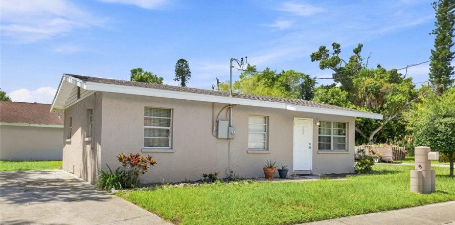 Villa ou maison à Sarasota, Floride 3 chambres, 80.27 m2 № 2313290