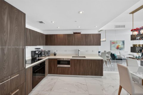 Condo in Miami, Florida, 3 bedrooms № 2075152 - photo 5
