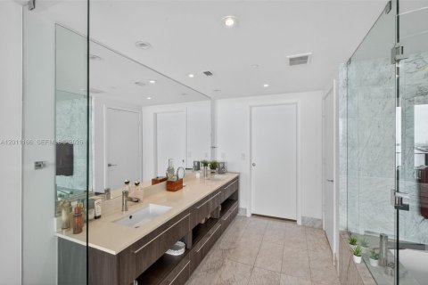Condo in Miami, Florida, 3 bedrooms № 2075152 - photo 12