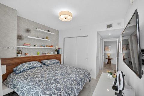 Condo in Miami, Florida, 3 bedrooms № 2075152 - photo 18