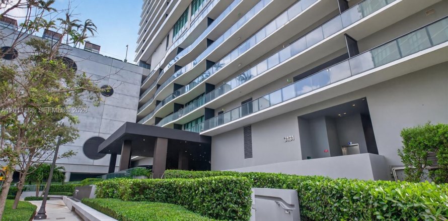 Condo in Miami, Florida, 3 bedrooms № 2075152