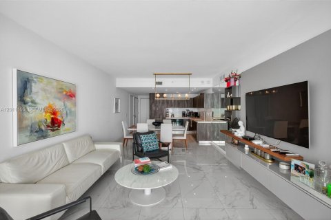 Condo in Miami, Florida, 3 bedrooms № 2075152 - photo 7