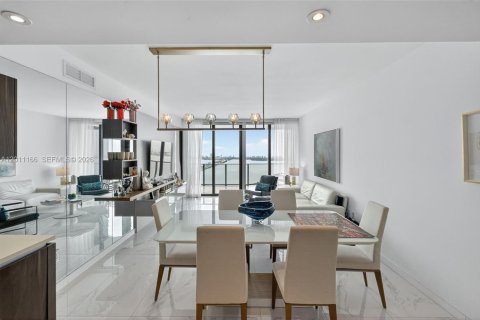 Condo in Miami, Florida, 3 bedrooms № 2075152 - photo 6