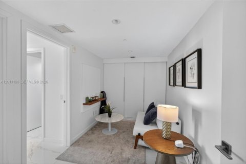 Condo in Miami, Florida, 3 bedrooms № 2075152 - photo 15