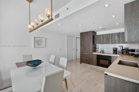 Condo in Miami, Florida, 3 bedrooms № 2075152 - photo 8