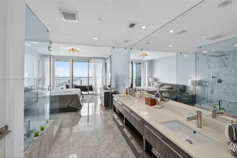 Condo in Miami, Florida, 3 bedrooms № 2075152 - photo 14