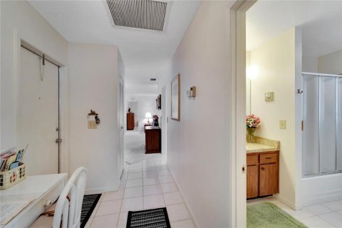 House in Sun City Center, Florida 2 bedrooms, 157.56 sq.m. № 1528489 - photo 25