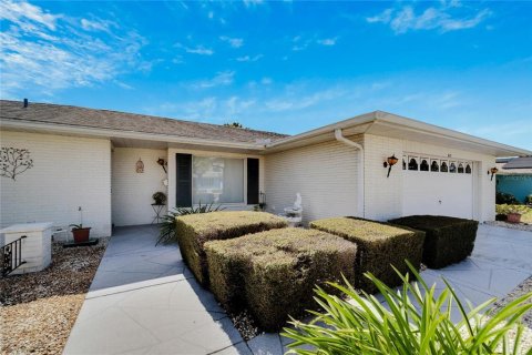 House in Sun City Center, Florida 2 bedrooms, 157.56 sq.m. № 1528489 - photo 5