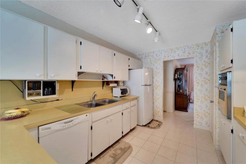 House in Sun City Center, Florida 2 bedrooms, 157.56 sq.m. № 1528489 - photo 15